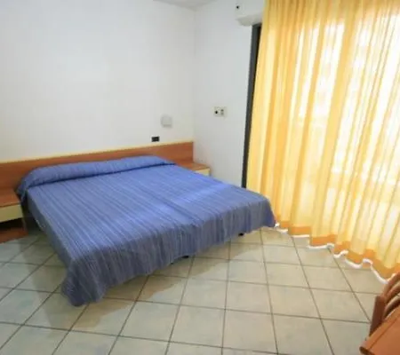 アパートホテル Dei Pini 3*