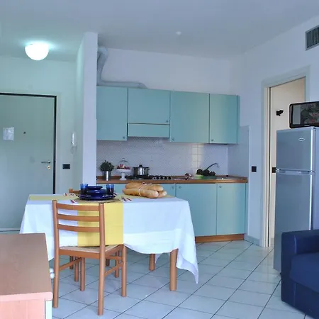 アパートホテル Dei Pini 3*